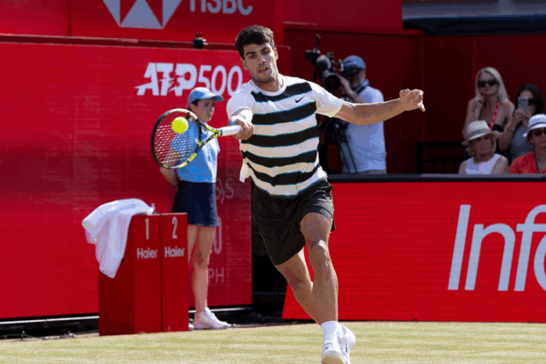 Alcaraz Overcomes Walton’s Late Fight at Queen’s Club! Alcaraz_Overcomes_Walton_s_Late_Fight_at_Queen_s_Club_