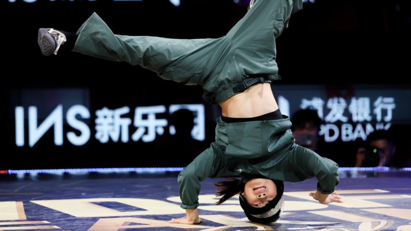 B-Girl Guo Pu Clinches Double Breaking Crown in Shanghai B_Girl_Guo_Pu_Clinches_Double_Breaking_Crown_in_Shanghai video poster