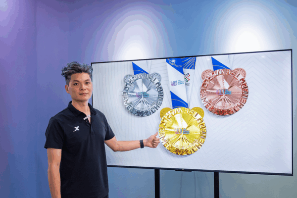 Chasing the Light: Chengdu 2025 Medal Design Unveiled Chasing_the_Light__Chengdu_2025_Medal_Design_Unveiled