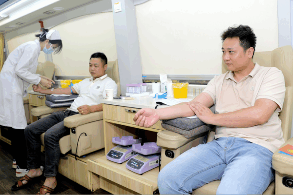 China Boosts Blood Donation Safety with Tech Innovations China_Boosts_Blood_Donation_Safety_with_Tech_Innovations
