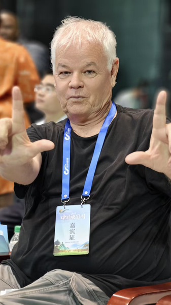 Director_Roodt_Envisions_Vibrant_China_Africa_Film_Collaborations video poster