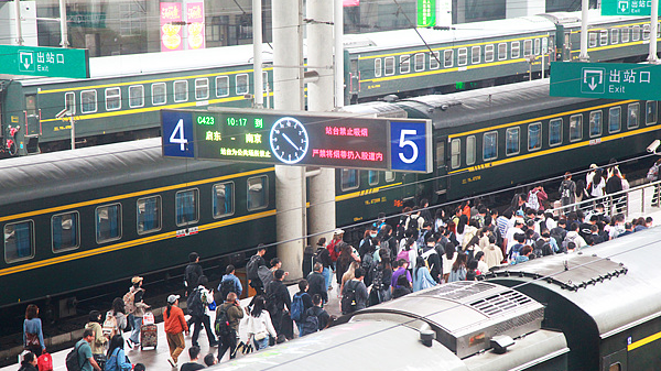 Dragon Boat Festival Boosts 78M+ Train Trips in China Dragon_Boat_Festival_Boosts_78M__Train_Trips_in_China