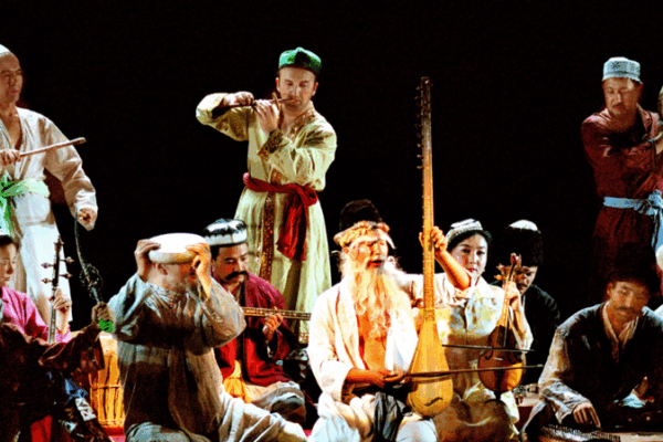 Echoes of the Silk Road: Dutar & Muqam Vibes Inspire Tradition Echoes_of_the_Silk_Road__Dutar___Muqam_Vibes_Inspire_Tradition