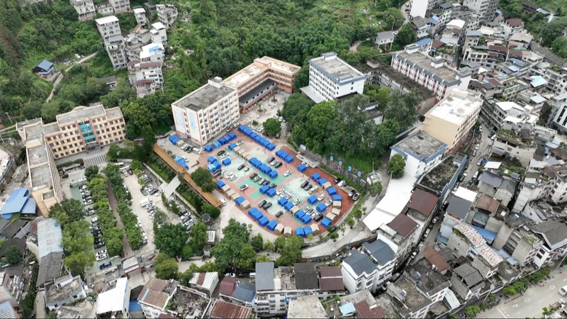 Flood Relief in Rongjiang: Temporary Shelters Ensure Safety Flood_Relief_in_Rongjiang__Temporary_Shelters_Ensure_Safety video poster