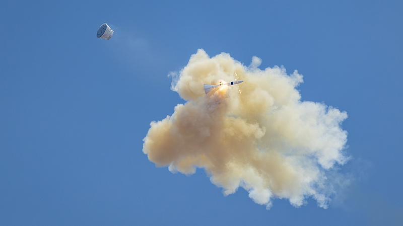 I7E4ZFBOUGGF3CMLP5RR - Namaste Headlines China’s Zero-Altitude Test Rockets Lunar Dreams