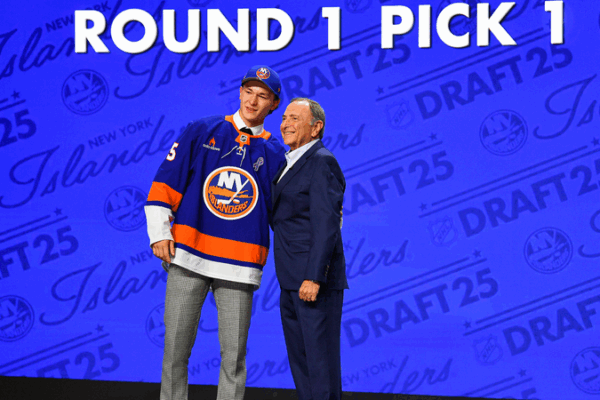 Islanders Draft 17-Year-Old Star Schaefer as No.1 Pick Islanders_Draft_17_Year_Old_Star_Schaefer_as_No_1_Pick