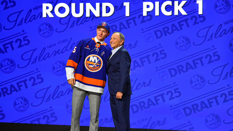 Islanders_Draft_17_Year_Old_Star_Schaefer_as_No_1_Pick