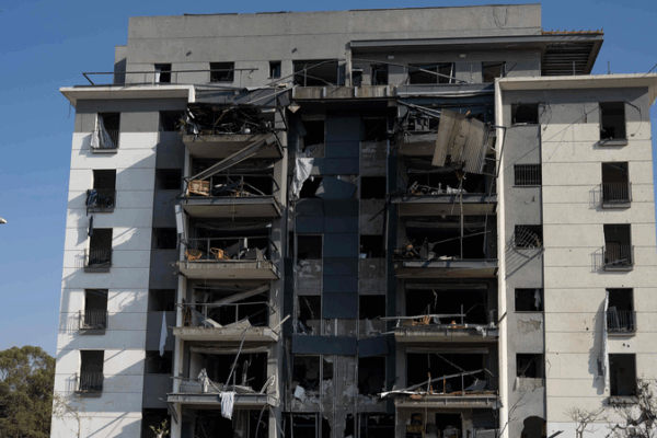Israel-Iran Conflict Escalates: Strikes, Missiles & Diplomatic Decisions Israel_Iran_Conflict_Escalates__Strikes__Missiles___Diplomatic_Decisions video poster