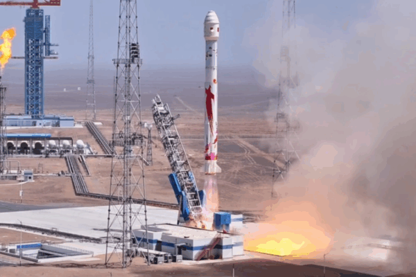 Jacky Tsai Launches His Rocket Canvas into Space Jacky_Tsai_Launches_His_Rocket_Canvas_into_Space video poster