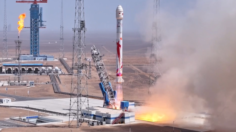 Jacky_Tsai_Launches_His_Rocket_Canvas_into_Space video poster