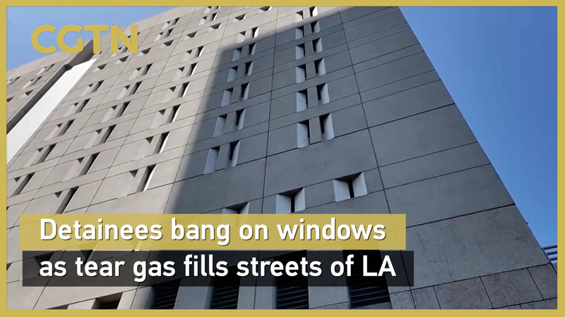 LA_Clashes__Detainees_Bang_on_Windows_Amid_Tear_Gas_poster - Namaste Headlines LA_Clashes__Detainees_Bang_on_Windows_Amid_Tear_Gas video poster