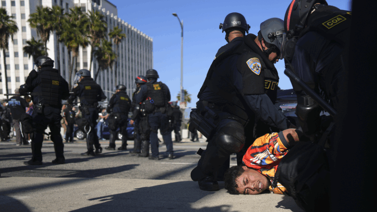LA_Curfew_Crackdown__25_Arrests_Amid_Trump_Immigration_Protests - Namaste Headlines LA_Curfew_Crackdown__25_Arrests_Amid_Trump_Immigration_Protests