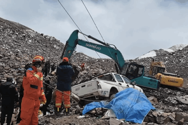 Landslide in Xizang: 3 Dead, 7 Missing & Rescue Underway Landslide_in_Xizang__3_Dead__7_Missing___Rescue_Underway video poster