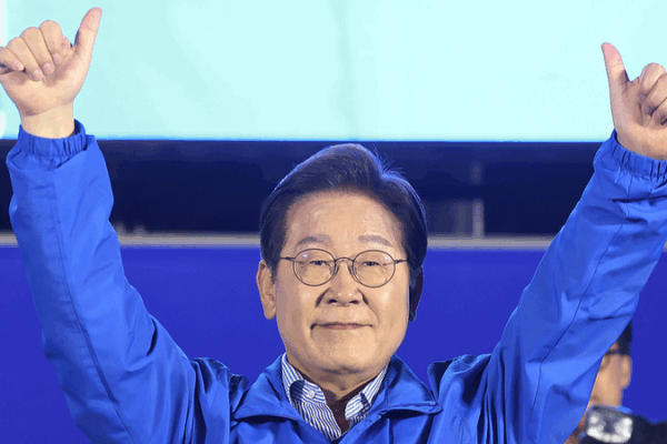 Lee Jae-myung Stuns with Exit Poll Lead in S. Korea Snap Election Lee_Jae_myung_Stuns_with_Exit_Poll_Lead_in_S__Korea_Snap_Election
