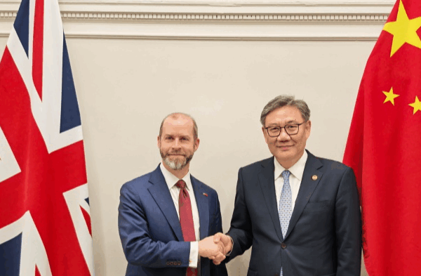 London Trade Talks: Chinese & UK Leaders Boost Economic Ties London_Trade_Talks__Chinese___UK_Leaders_Boost_Economic_Ties