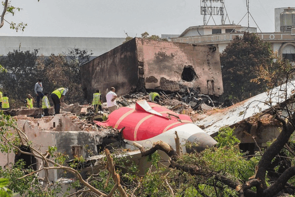 Lone Survivor’s Harrowing Escape from the Fatal Air India Crash Lone_Survivor_s_Harrowing_Escape_from_the_Fatal_Air_India_Crash video poster
