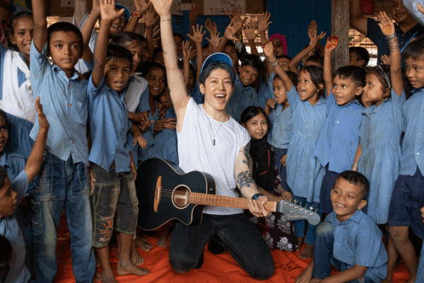MIYAVI Rocks for Refugee Hope on World Refugee Day MIYAVI_Rocks_for_Refugee_Hope_on_World_Refugee_Day video poster