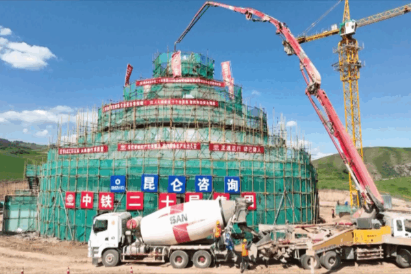 Mega Radio Telescope in Xinjiang Takes a Giant Leap! Mega_Radio_Telescope_in_Xinjiang_Takes_a_Giant_Leap_
