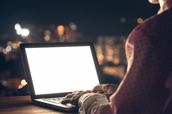 Nighttime Blue Light Linked to Depression-Like Behaviors Nighttime_Blue_Light_Linked_to_Depression_Like_Behaviors