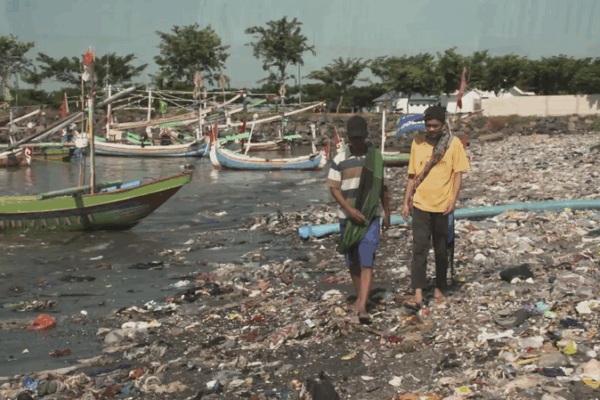 Plastic Pollution in East Java: Hidden Health Risks Exposed! Plastic_Pollution_in_East_Java__Hidden_Health_Risks_Exposed_ video poster