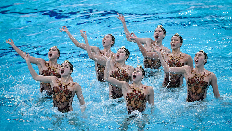 Q8J3WHTOGPQZG6039HGW - Namaste Headlines China's Artistic Splash: Dominating Day One in Xi'an 🏊♀️