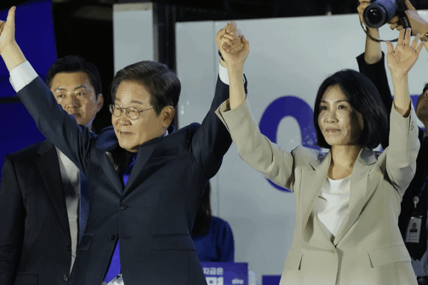ROK’s New Chapter: A Diplomatic Strategy Shift ROK_s_New_Chapter__A_Diplomatic_Strategy_Shift