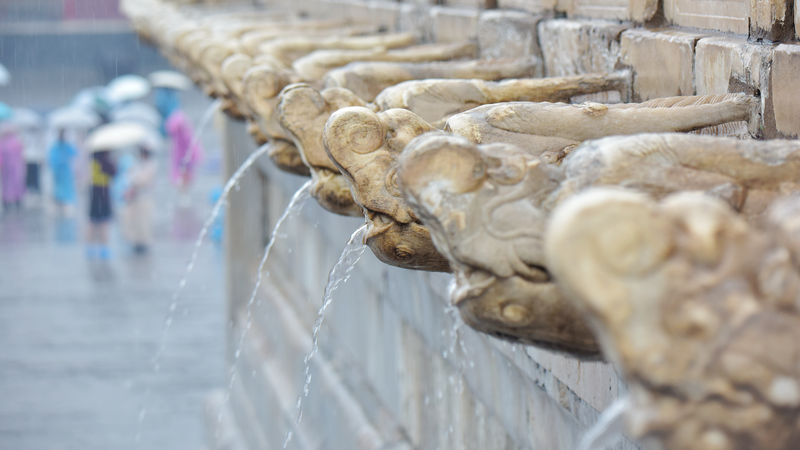 Rain_Brings_Stone_Dragons_Alive_at_the_Forbidden_City - Namaste Headlines Rain_Brings_Stone_Dragons_Alive_at_the_Forbidden_City