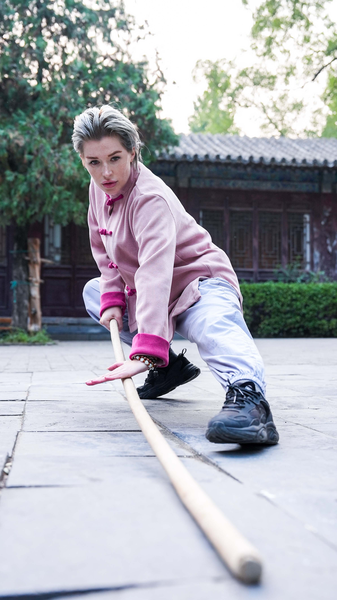 Russian_Actress_Anastasia_Masters_Kung_Fu_at_Shaolin_Temple video poster