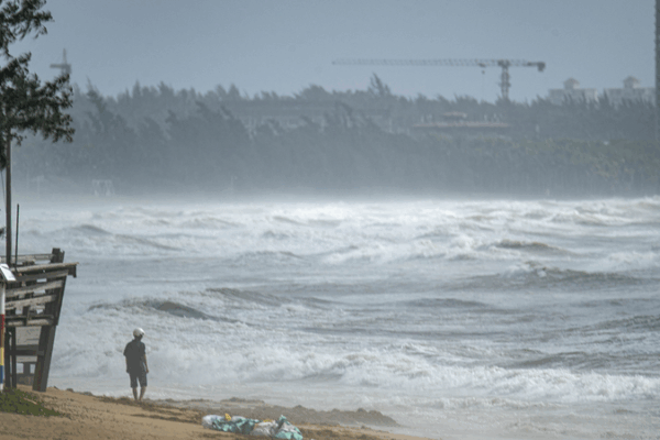 Typhoon Wutip Set to Hit Hainan with Strong Winds Typhoon_Wutip_Set_to_Hit_Hainan_with_Strong_Winds