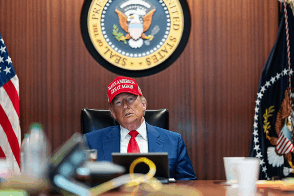 US Airstrikes on Iran Sites Ignite MAGA Backlash US_Airstrikes_on_Iran_Sites_Ignite_MAGA_Backlash