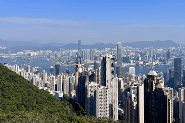Unwind with a Thrilling Peak Tram Ride in Hong Kong Unwind_with_a_Thrilling_Peak_Tram_Ride_in_Hong_Kong