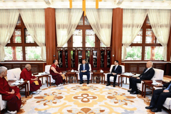 Xi Meets Panchen Rinpoche: A Call for Unity & Harmony Xi_Meets_Panchen_Rinpoche__A_Call_for_Unity___Harmony video poster