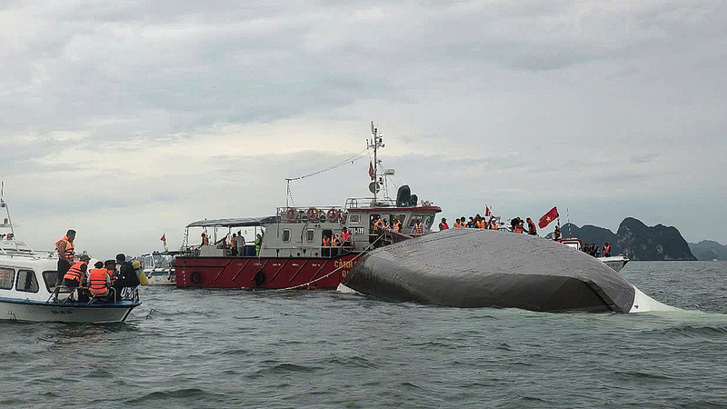 37 Dead as Tourist Boat Capsizes in Ha Long Bay 37_Dead_as_Tourist_Boat_Capsizes_in_Ha_Long_Bay