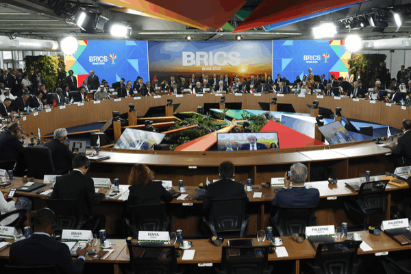 Li Qiang Urges Open Economy at BRICS Summit 🌍 Li Qiang Urges Open Economy at BRICS Summit 🌍