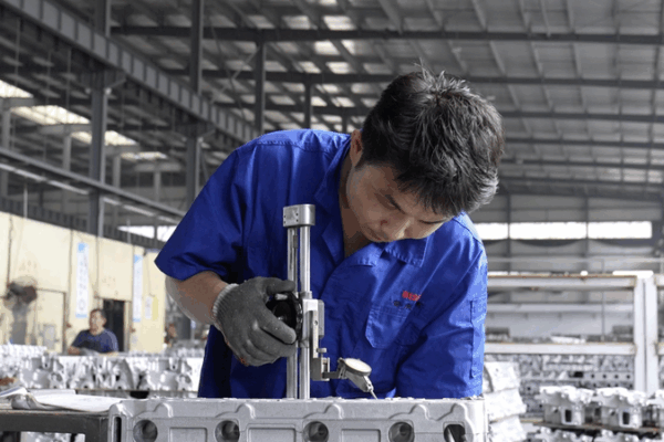 Behind the Scenes: Workers Shaping China’s Manufacturing Power Behind the Scenes: Workers Shaping China’s Manufacturing Power