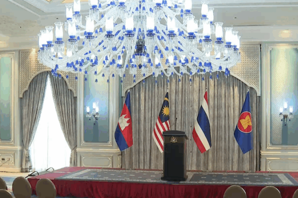 Anwar Ibrahim in Putrajaya: Fresh Talks with Cambodia & Thailand Anwar_Ibrahim_in_Putrajaya__Fresh_Talks_with_Cambodia___Thailand video poster