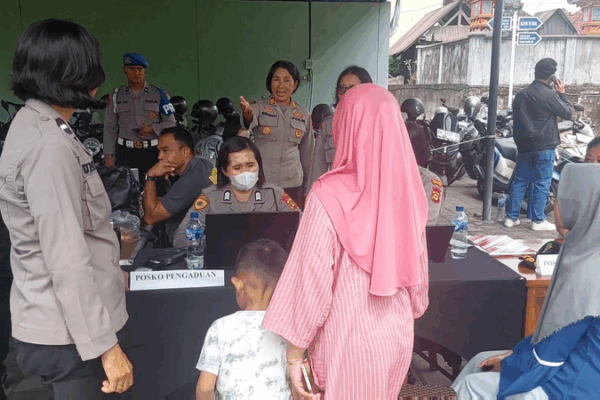 Bali Strait Tragedy: Families Identify Relatives from Sunken Ship Bali_Strait_Tragedy__Families_Identify_Relatives_from_Sunken_Ship video poster