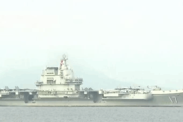 Carrier Shandong Leads Naval Fleet into Hong Kong Carrier_Shandong_Leads_Naval_Fleet_into_Hong_Kong