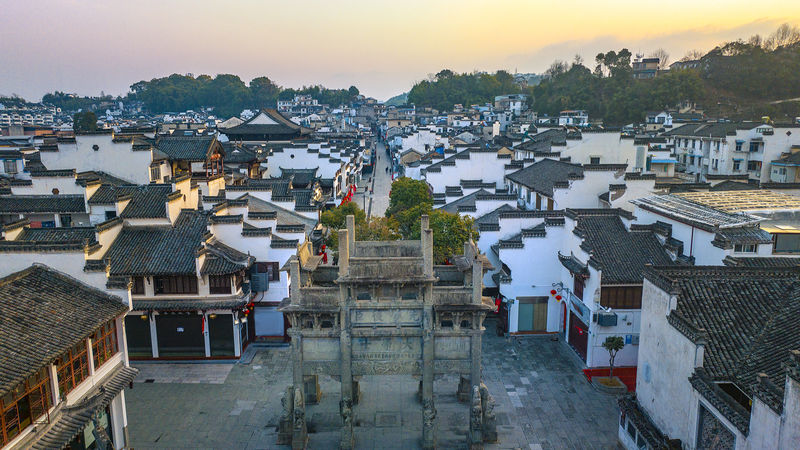 Charting_New_Frontiers__Modern_Hui_Merchants_Overcome_Tariff_Barriers