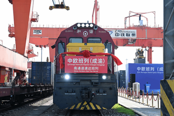 China-EU Talks: Trust and Green Futures Amid Uncertainty China_EU_Talks__Trust_and_Green_Futures_Amid_Uncertainty