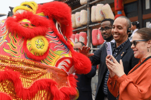 China & Latin America: Charting a New Human Rights Course China___Latin_America__Charting_a_New_Human_Rights_Course