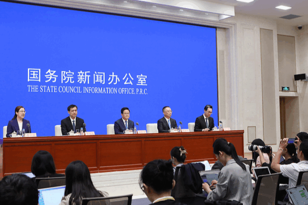 China’s Resilient Growth: Innovation & Institutional Strength China_s_Resilient_Growth__Innovation___Institutional_Strength