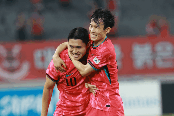 China’s Tough Start: 3-0 EAFF Defeat to South Korea China_s_Tough_Start__3_0_EAFF_Defeat_to_South_Korea