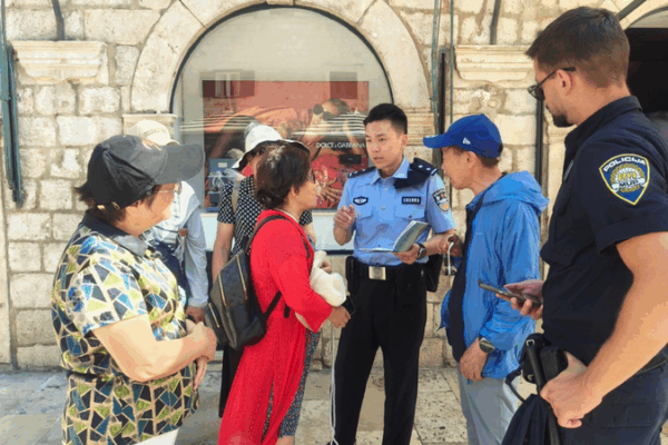 Chinese Police Patrol in Croatia Boosts Tourist Safety Chinese_Police_Patrol_in_Croatia_Boosts_Tourist_Safety