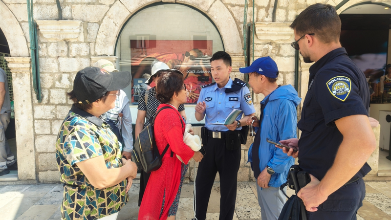 Chinese_Police_Patrol_in_Croatia_Boosts_Tourist_Safety - Namaste Headlines Chinese_Police_Patrol_in_Croatia_Boosts_Tourist_Safety