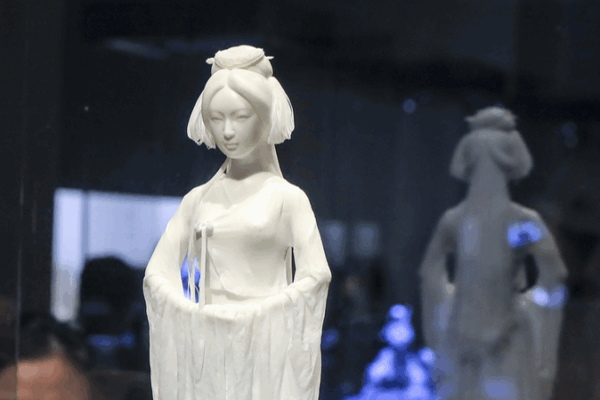 Dehua Porcelain Dazzles in Shanghai Dehua_Porcelain_Dazzles_in_Shanghai