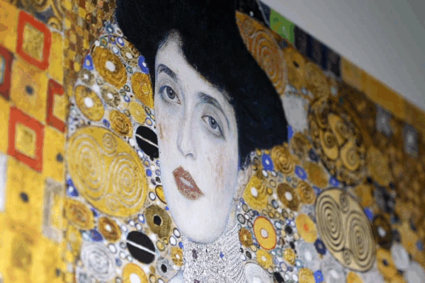 Digital Art: Klimt’s Legacy Shines in Beijing Digital_Art__Klimt_s_Legacy_Shines_in_Beijing video poster
