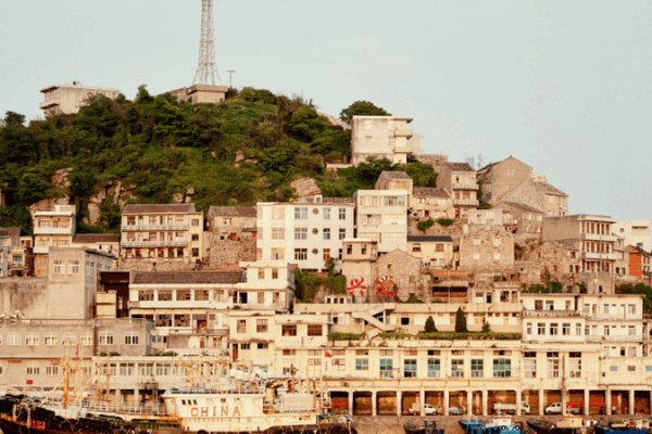 Dongbali Harbor: A Fishing Port with Movie-Worthy Vibes Dongbali_Harbor__A_Fishing_Port_with_Movie_Worthy_Vibes