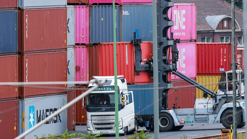 EU_Experts_Push__Business_First__Amid_US_Tariff_Chaos - Namaste Headlines EU_Experts_Push__Business_First__Amid_US_Tariff_Chaos