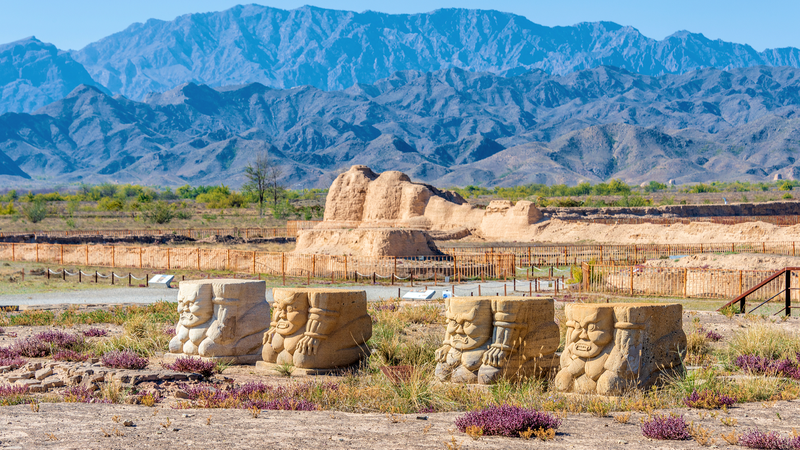 Echoes_of_Time__Mysteries_Unveiled_at_Xixia_Tombs video poster